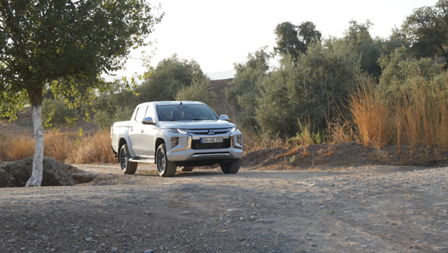 Mitsubishi_L200_outdoor