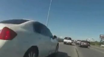 Motorrijder trekt met video op Facebook de aandacht van de politie
