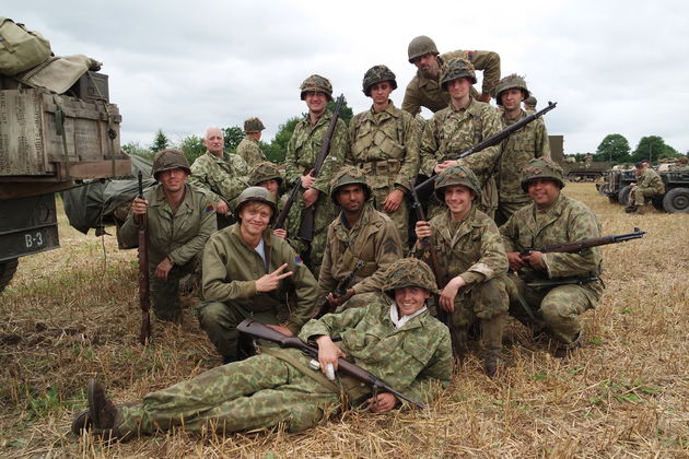 Op-oorlogspad---Nicolaas-en-bataljon-in-Normandie---Credits-Joseff-Iping