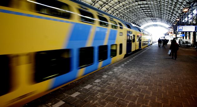 Opschieten, We moeten de trein halen!