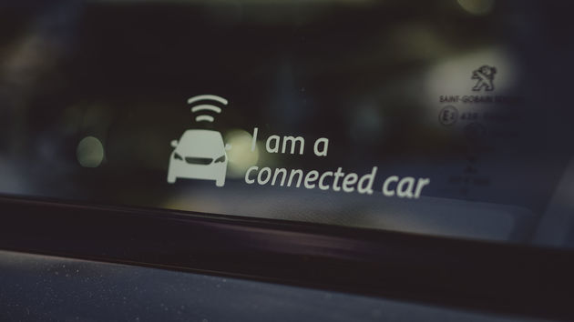 Peugeot_508_SW-Connected_Car