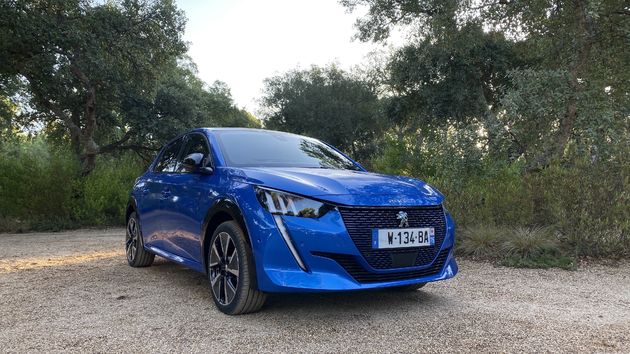 Peugeot_e208_Blue_6