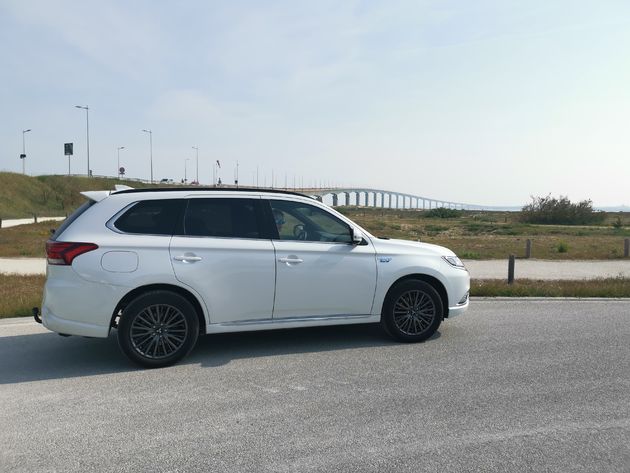 Reis en familie auto PHEV Outlander