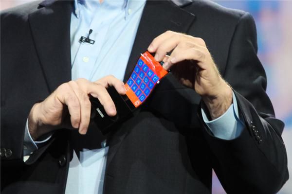 Samsung presenteert een ultradunne en buigbare smartphone tijdens CES 2013