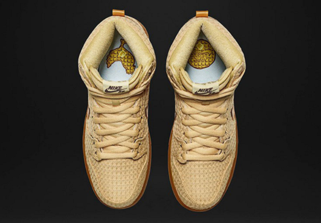 Chicken_and_waffle_Nike_zolen