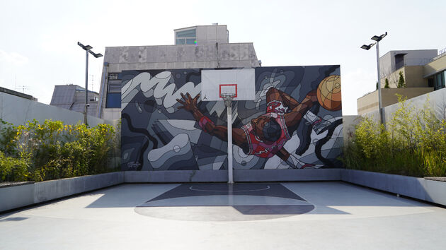 Sinsa-dong_Michael_Jordan