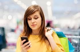 Smartphone-bezitters geven met de feestdagen meer geld uit