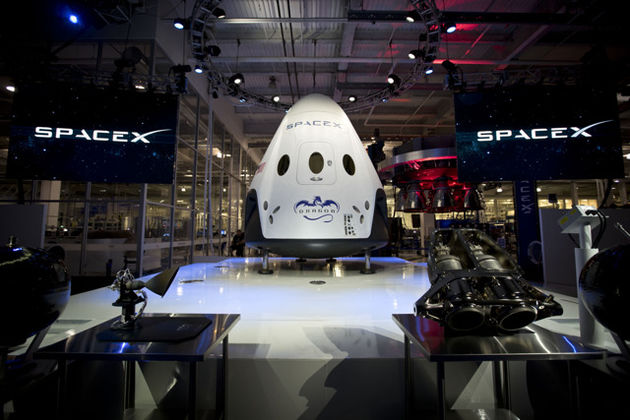 SpaceX showt next-gen ruimteschip: Dragon V2