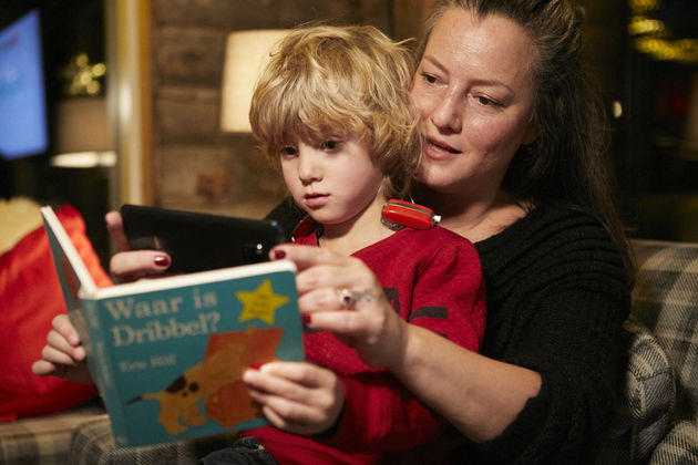 StorySign_Children-with-App_7_Netherlands