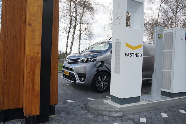 Toyota_Proace_Fastned