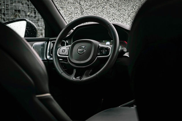 V60-interieur-auto-stuur