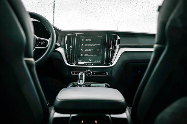V60-interieur-console-dashboard