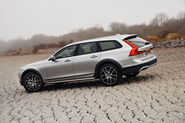 Volvo V90 Cross Country_1