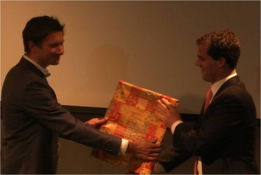WouterStaalPhilips ontvangt award