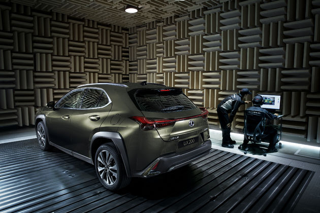 Zeven-unieke-kenmerken-van-de-nieuwe-Lexus-UX-3