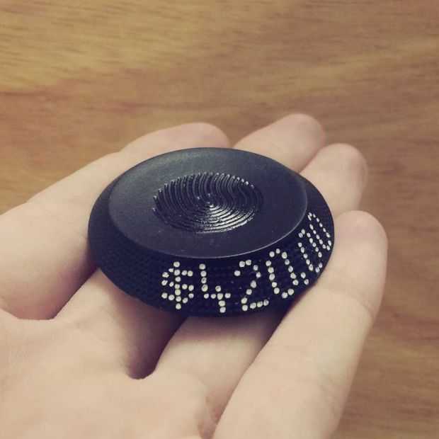 Eindhovense student wint Dyson Award met offline crypto-munt