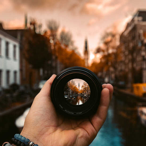 Viral: Amsterdamse designer met lensloze AI-camera Paragraphica