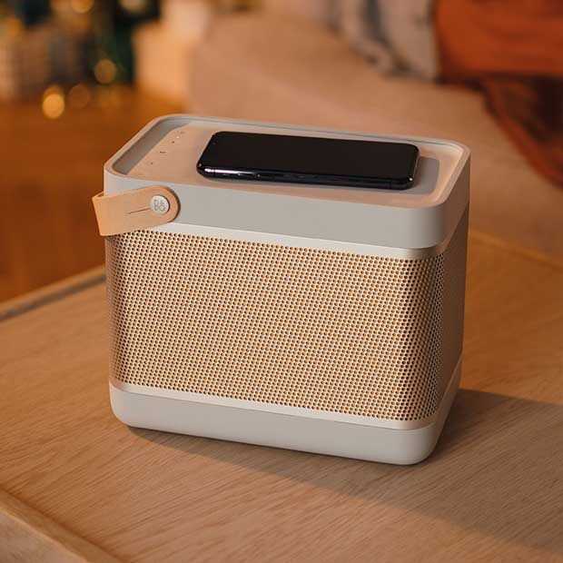 Nieuwe Bang & Olufsen-speaker kan je telefoon opladen