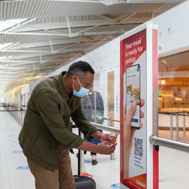 Overal op Schiphol eten en drinken bestellen via Schiphol app