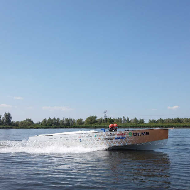 ​TU Delft Hydro Motion Team racet met vliegende waterstofboot