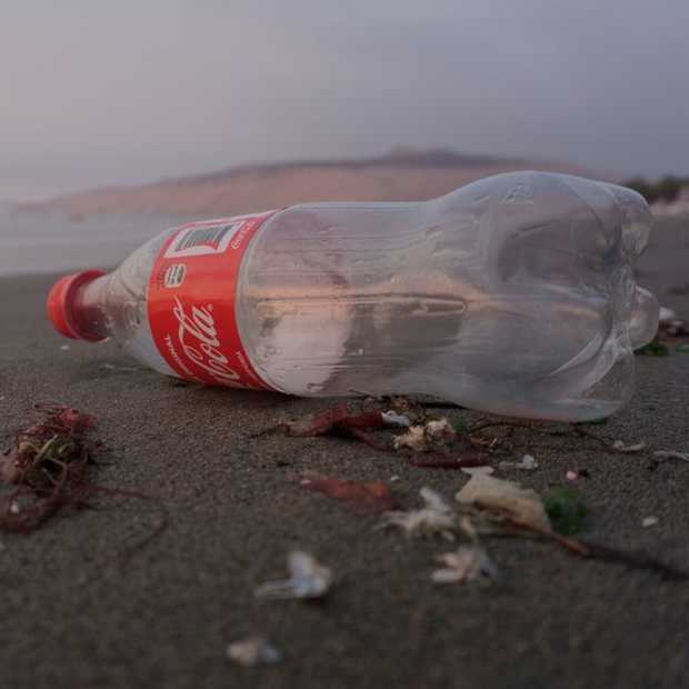 Coca-Cola introduceert fles gemaakt van oceaanplastic