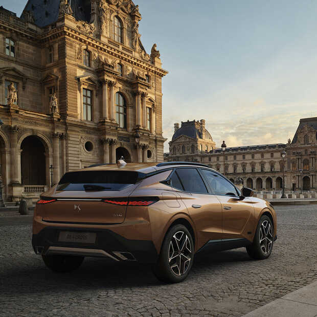 DS introduceert de volledig nieuwe DS 4 en DS 4 Crossback