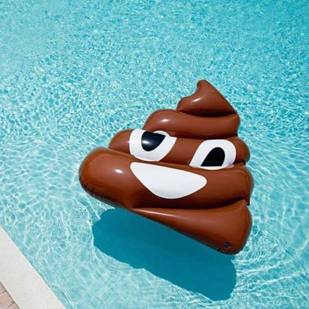 Deze emoji zwembanden helpen je om de zomer goed door te komen