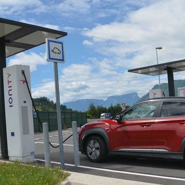 Een derde EV-rijders voor het eerst met elektrische bolide op vakantie