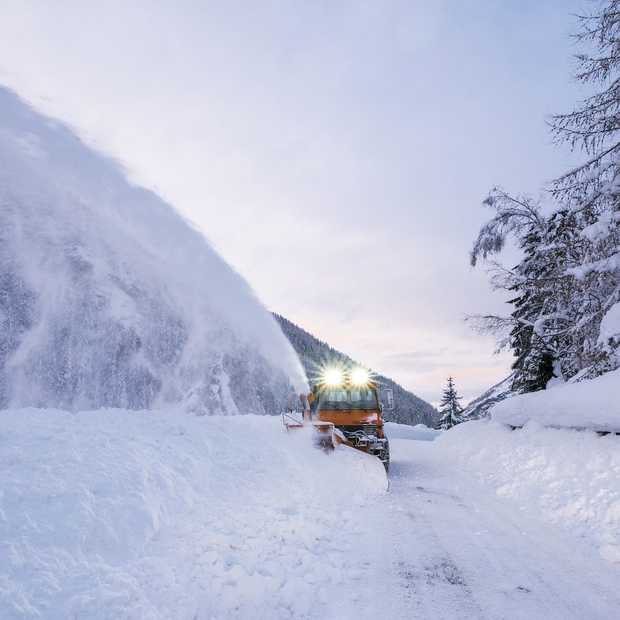 De giga sneeuwval in Oostenrijk levert deze extreme beelden op!