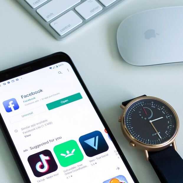 ‘Facebook smartwatch komt in 2022 en heeft twee camera’s’