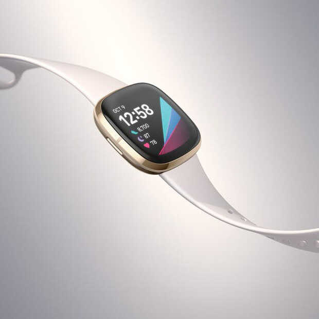 Fitbit’s nieuwe smartwatch neemt je temperatuur op