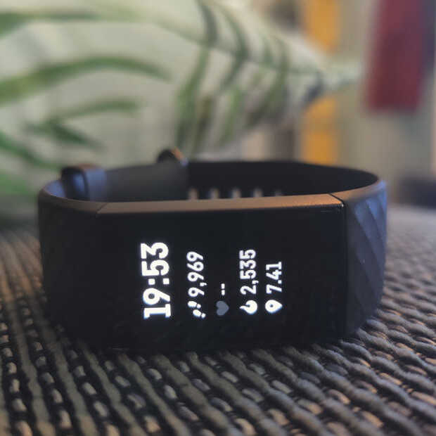 Fitbit-trackers bewijzen het: kunnen helpen bij identificeren coronageval