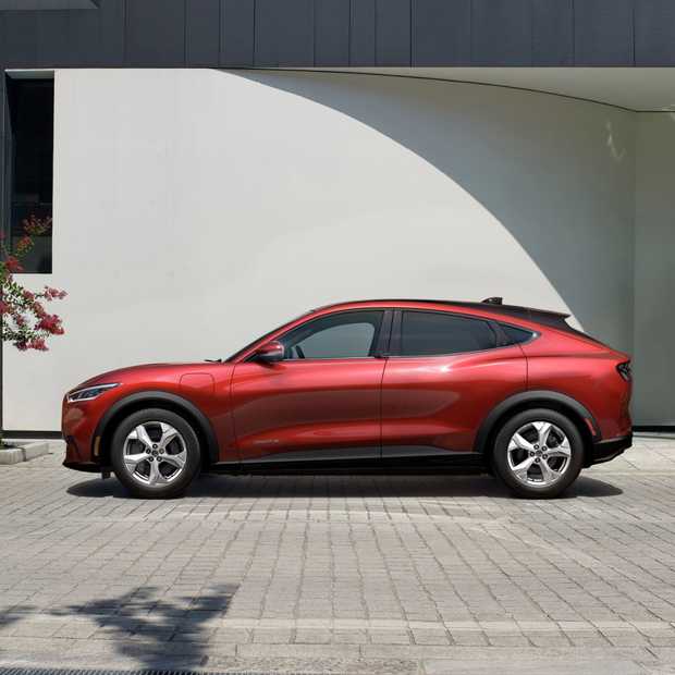 Met de Ford Mustang Mach-E kun je snelladen in 10 minuten