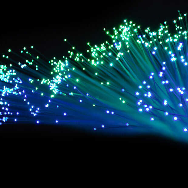 Opzienbarend nieuw internetsnelheidsrecord: 319 terabits per sec