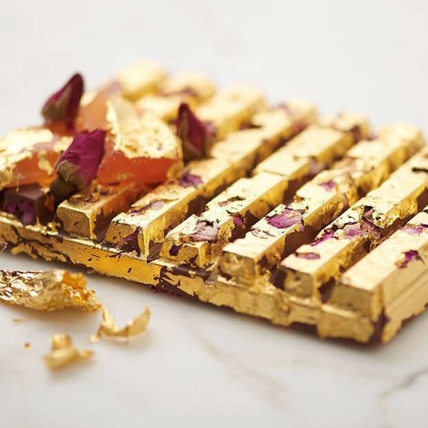 Deze KitKat is bedekt met eetbaar 24 karaats goud