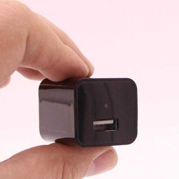 Een USB-lader, beveiligingscamera of allebei?