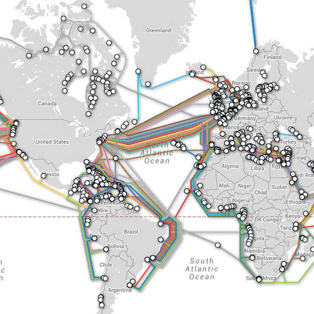 Map toont de duizenden kilometers kabel verborgen onder de oceaan