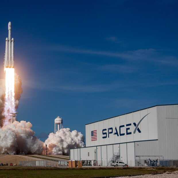 SpaceX blijft maar geld binnenharken om toekomstige missies te financieren