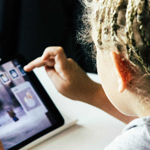 Kinderen hebben langer schermtijd door bug Apple