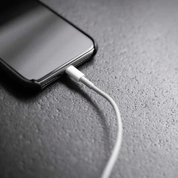 Waarom je moet stoppen met het 's nachts opladen van je telefoon
