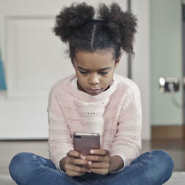 ​Social media en kinderen: een tikkende tijdbom