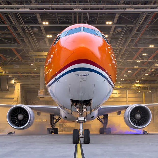 KLM houdt woord en komt met een oranje uitvoering van de Boeing 777-300