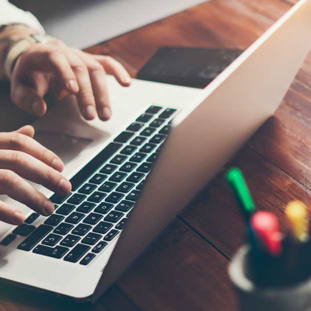 Verhuur van laptops door het dak door thuiswerk situatie