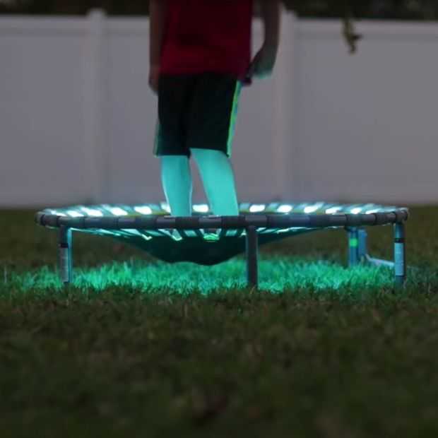 Video: met deze LEDS maak je zelf een oplichtende trampoline
