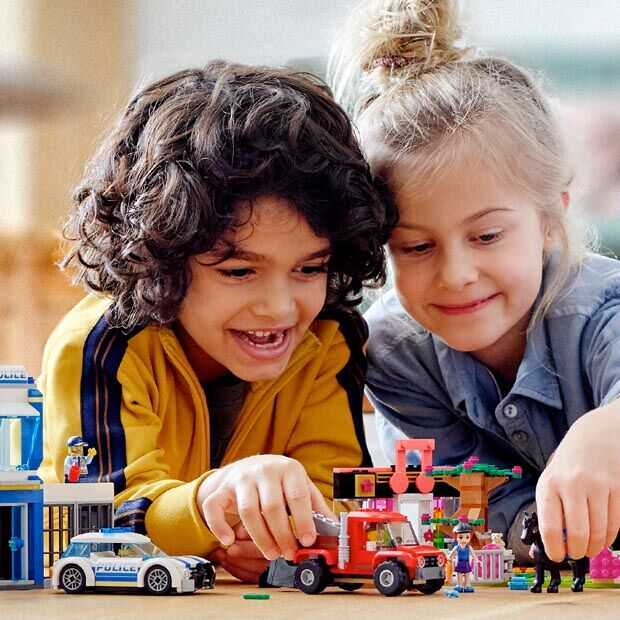 LEGO lanceert een online concept met bouwopdrachten voor het hele gezin