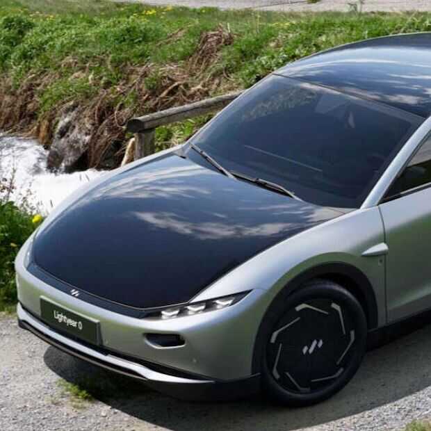 Redding van Lightyear zonneauto nabij