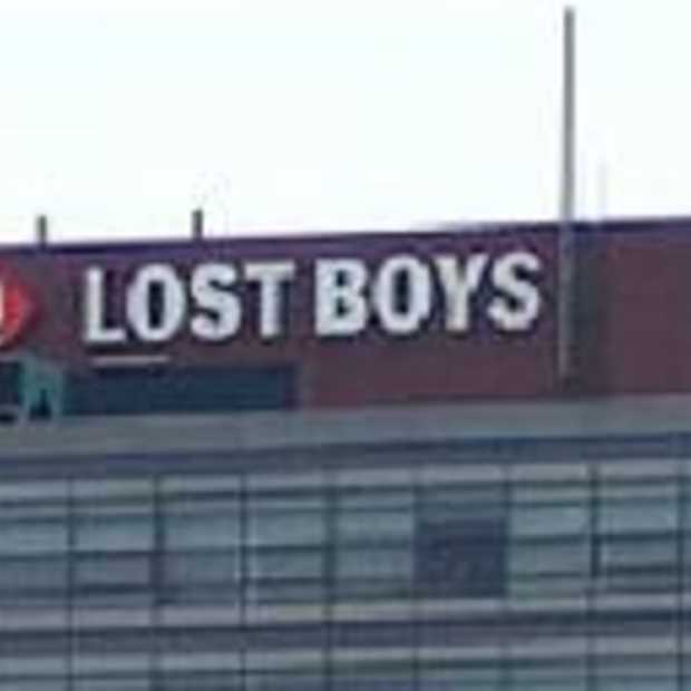 Lost Boys in financiële problemen