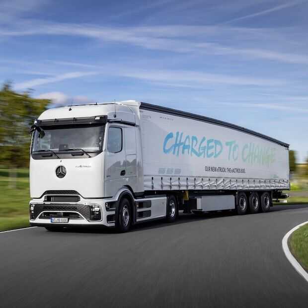 Elektrische Mercedes truck rijdt 1000 kilometer per dag