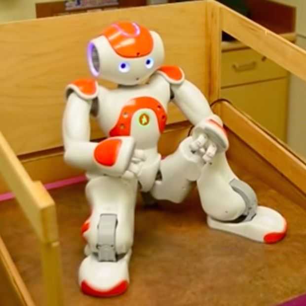 Robot MEDi helpt kinderen tijdens het bloedprikken