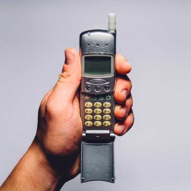 Viral video: hoe we in 1999 over mobieltjes dachten
